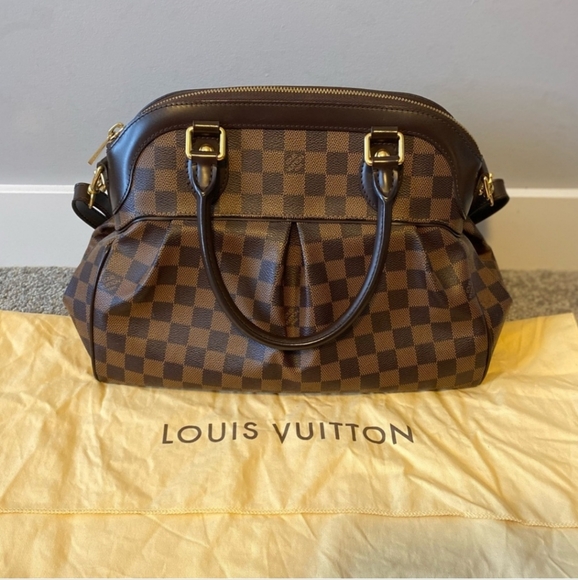 Louis Vuitton Damier Ebene Trevi PM Shoulder Bag - Picture 3 of 11